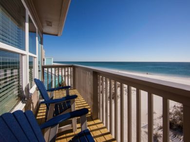 Location Location 10 Bedroom Home Sleeps 36 with Pool