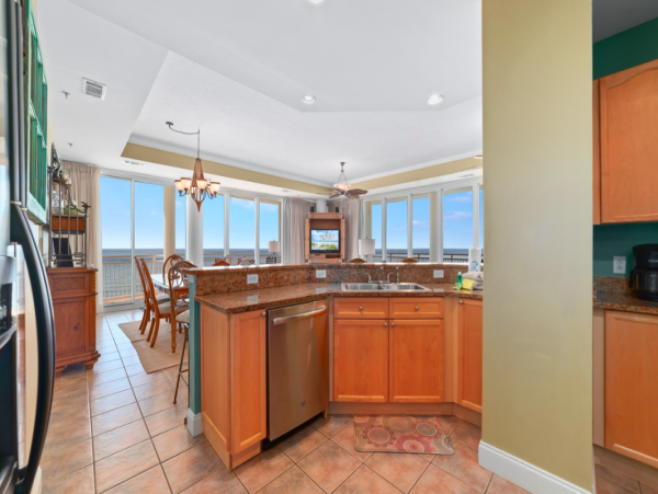 Luxury Gulf-Front 4-Bedroom Condo with Stunning Views on Pensacola Beach