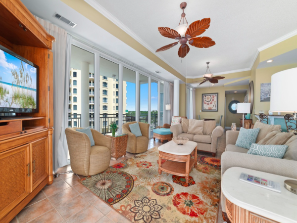 Luxury Gulf-Front 4-Bedroom Condo with Stunning Views on Pensacola Beach