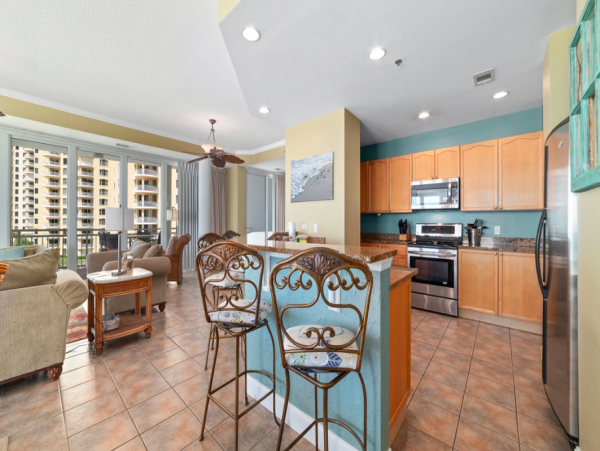 Luxury Gulf-Front 4-Bedroom Condo with Stunning Views on Pensacola Beach
