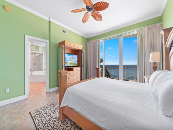 Luxury Gulf-Front 4-Bedroom Condo with Stunning Views on Pensacola Beach