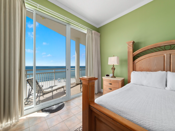 Luxury Gulf-Front 4-Bedroom Condo with Stunning Views on Pensacola Beach