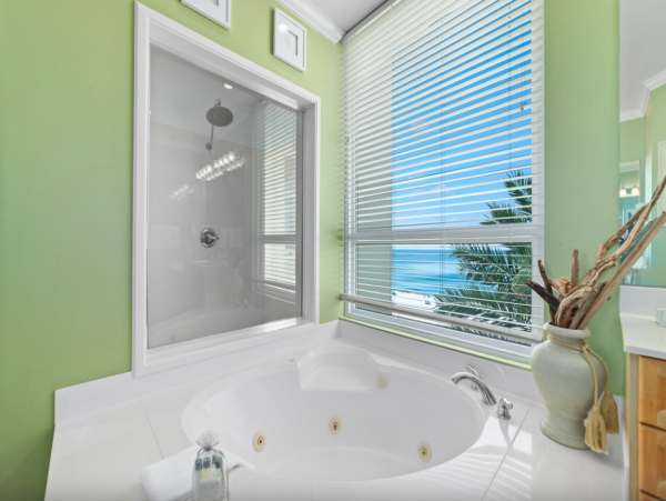 Luxury Gulf-Front 4-Bedroom Condo with Stunning Views on Pensacola Beach