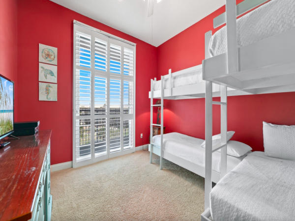 Luxury Gulf-Front 4-Bedroom Condo with Stunning Views on Pensacola Beach