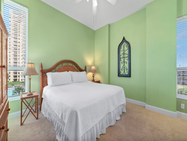 Luxury Gulf-Front 4-Bedroom Condo with Stunning Views on Pensacola Beach
