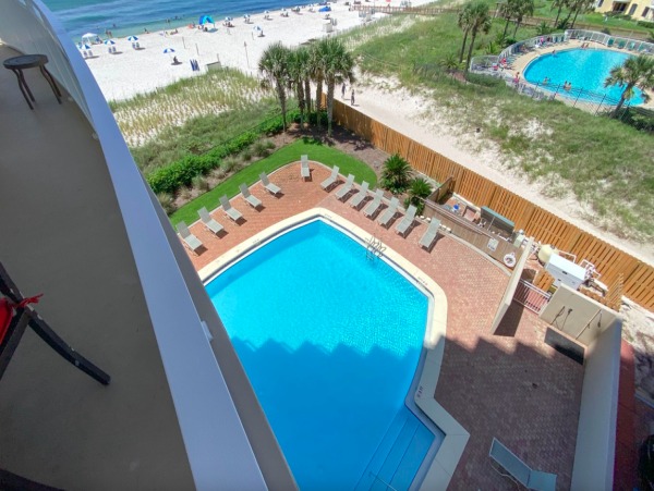Luxury Gulf-Front 4-Bedroom Condo with Stunning Views on Pensacola Beach