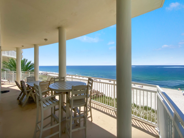 Luxury Gulf-Front 4-Bedroom Condo with Stunning Views on Pensacola Beach