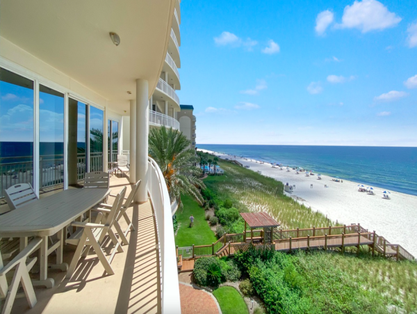 Luxury Gulf-Front 4-Bedroom Condo with Stunning Views on Pensacola Beach