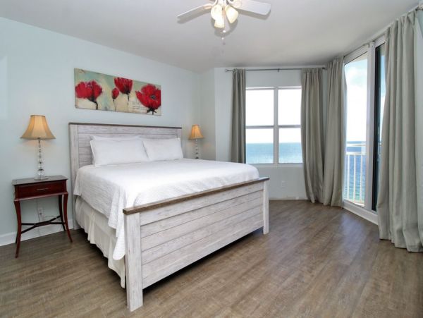 Vacation Condo in Pensacola Located on Beach 3 Bedrooms