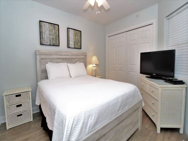 Vacation Condo in Pensacola Located on Beach 3 Bedrooms