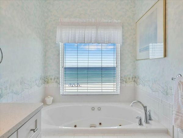 Beach Front 4 Bedroom Vacation Rental in Panama City Beach