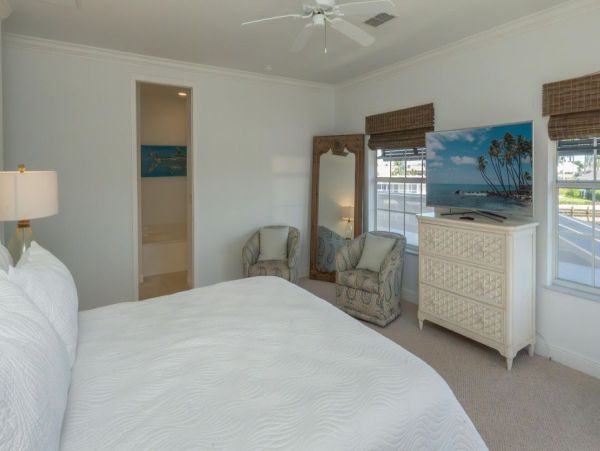 Marco Island Luxury Waterfront Vacation Rental with Private Pool