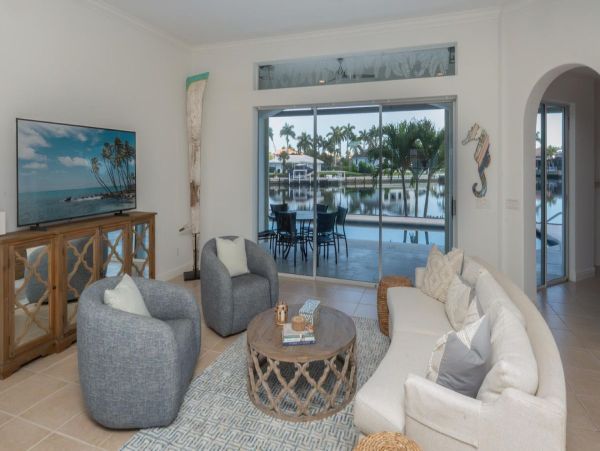 Marco Island Luxury Waterfront Vacation Rental with Private Pool