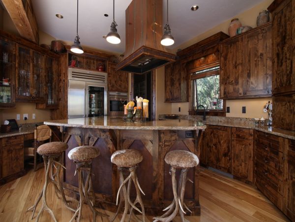 Six bedroom Mountain View Lodge With Hot Tub