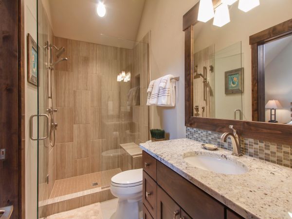 Beautiful Five Bedroom Minutes from Peak 8 Base