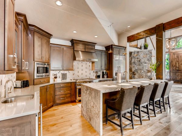 Beautiful Five Bedroom Minutes from Peak 8 Base