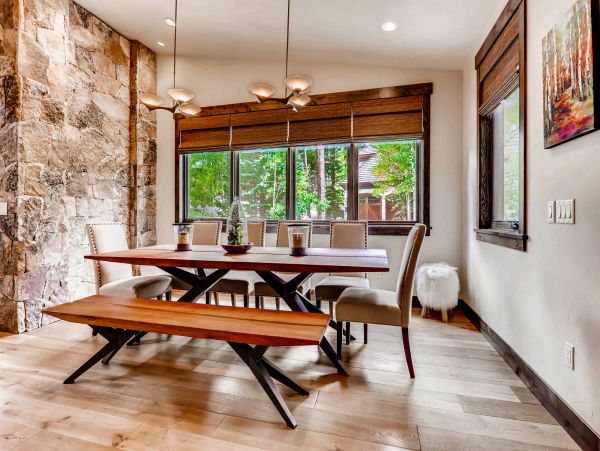 Beautiful Five Bedroom Minutes from Peak 8 Base