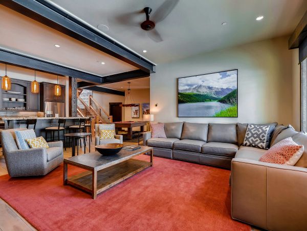 Ultra Exclusive Shock Hill Mountain home