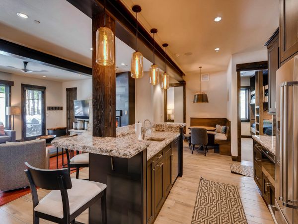  Mid level wet bar