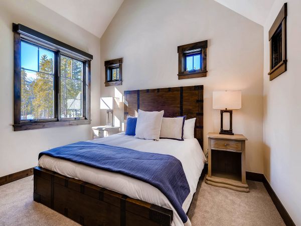 Eagles Nest King Suite - Sleeps two in one king bed