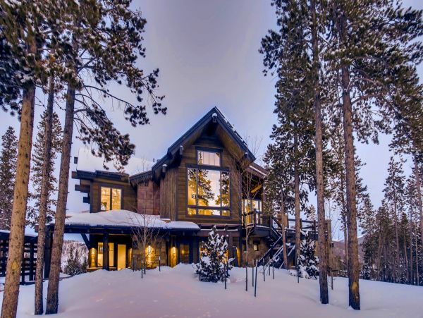 Ultra Exclusive Shock Hill Mountain home