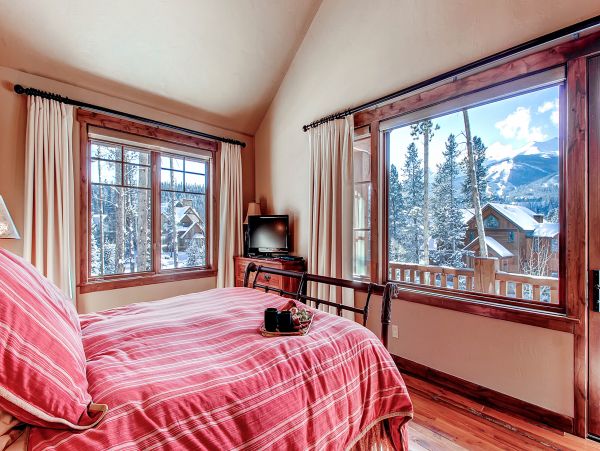 Luxury 4 Bedroom Vacation Rental with Private Spa