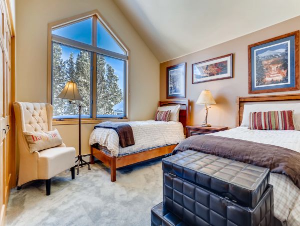 Breckenridge Vacation Home Mountain Views Four Bedrooms
