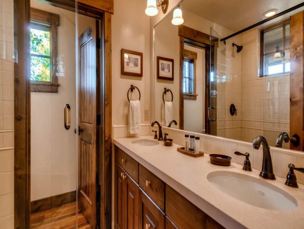 Luxury 8 Bedroom Vacation Home in Breckenridge Sleeps 18