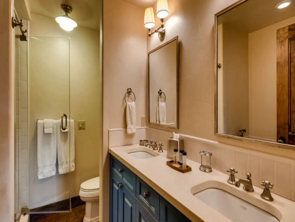 Luxury 8 Bedroom Vacation Home in Breckenridge Sleeps 18