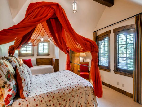 Luxury 8 Bedroom Vacation Home in Breckenridge Sleeps 18