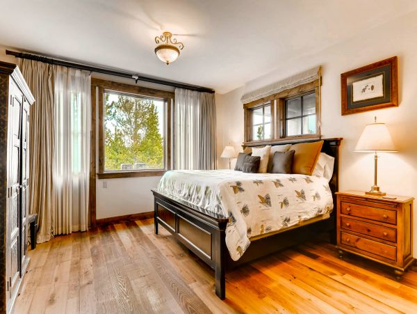 Luxury 8 Bedroom Vacation Home in Breckenridge Sleeps 18