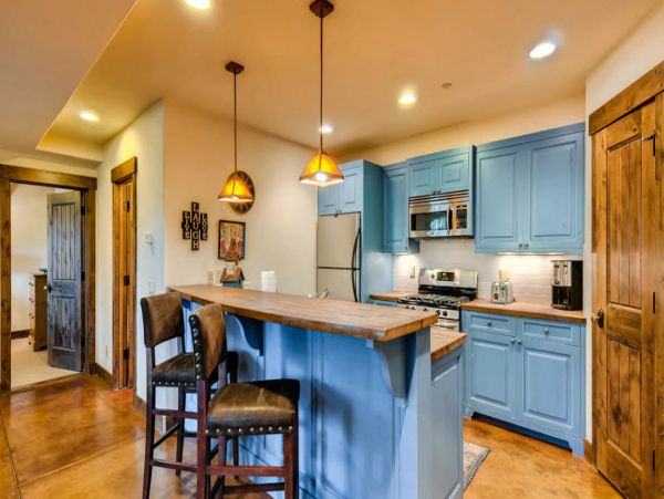 Luxury 8 Bedroom Vacation Home in Breckenridge Sleeps 18