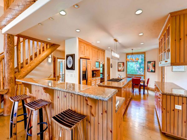 Walk to Downtown Breckenridge, free shuttle to lift