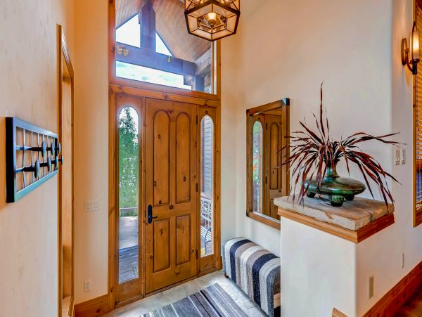 Walk to Downtown Breckenridge, free shuttle to lift