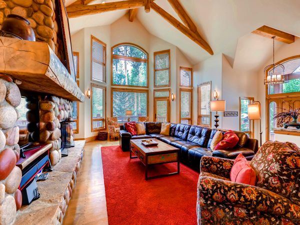 Walk to Downtown Breckenridge, free shuttle to lift