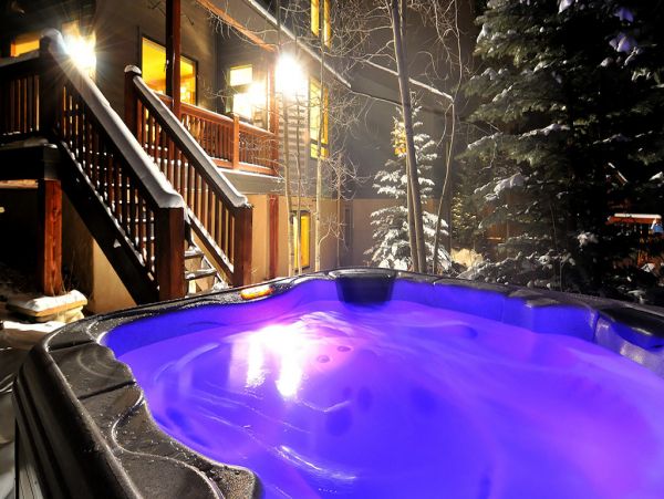 Walk to Downtown Breckenridge, free shuttle to lift