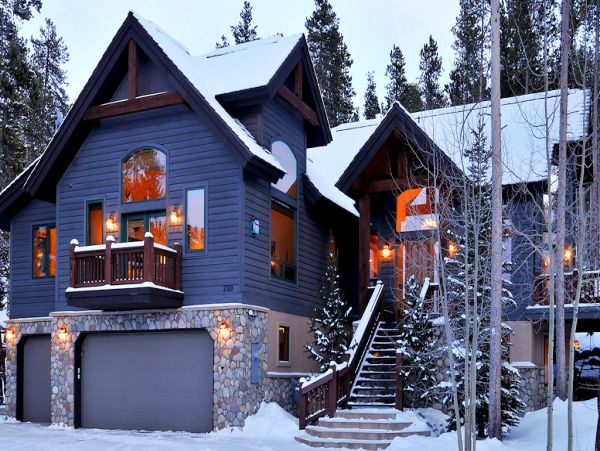 Walk to Downtown Breckenridge, free shuttle to lift