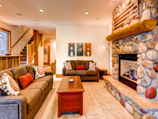 Walk to Downtown Breckenridge, free shuttle to lift