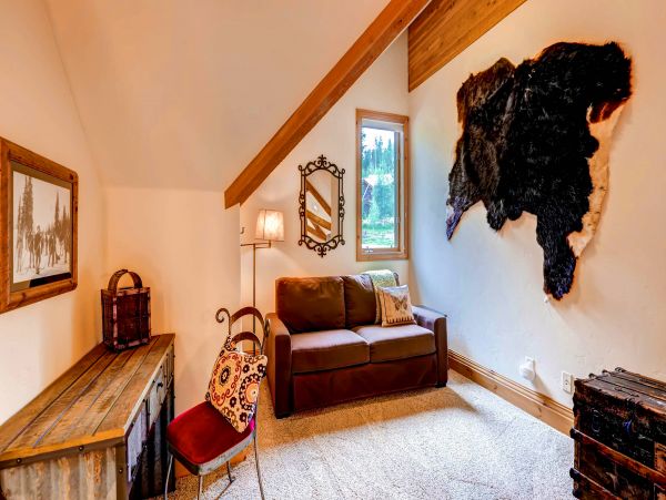 Walk to Downtown Breckenridge, free shuttle to lift