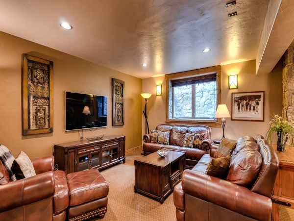 Mountain Views Breckenridge Vacation Home Five Bedroom with Spa