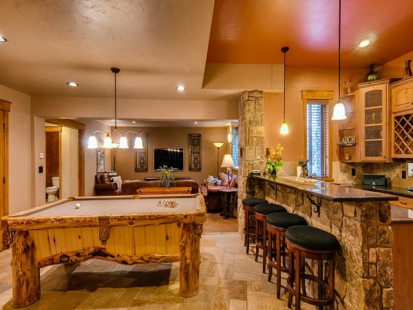 Mountain Views Breckenridge Vacation Home Five Bedroom with Spa