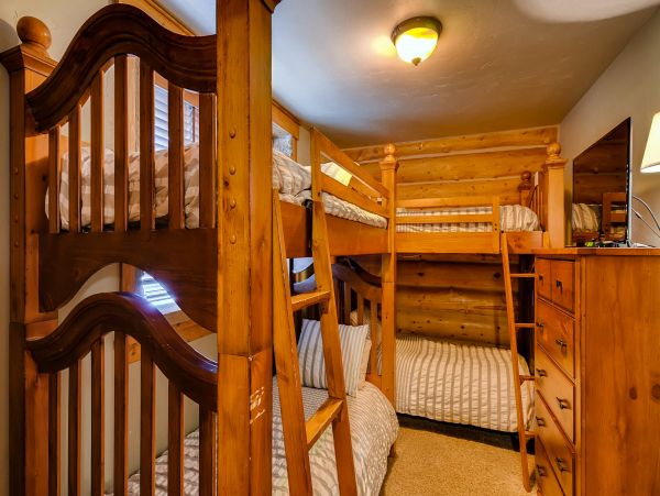 Mountain Views Breckenridge Vacation Home Five Bedroom with Spa