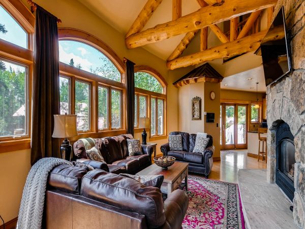 Mountain Views Breckenridge Vacation Home Five Bedroom with Spa