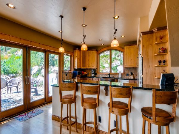 Mountain Views Breckenridge Vacation Home Five Bedroom with Spa