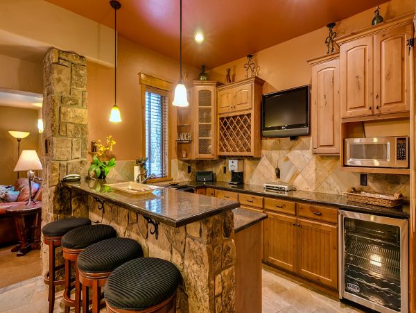 Mountain Views Breckenridge Vacation Home Five Bedroom with Spa