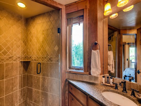 Mountain Views Breckenridge Vacation Home Five Bedroom with Spa