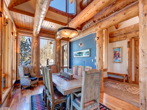 Secluded Luxury home on shuttle