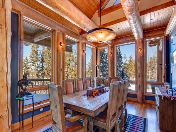 Secluded Luxury home on shuttle