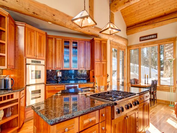 Secluded Luxury home on shuttle