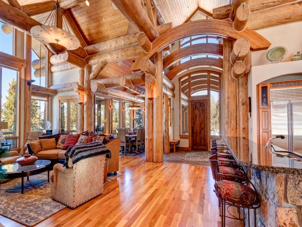 Secluded Luxury home on shuttle